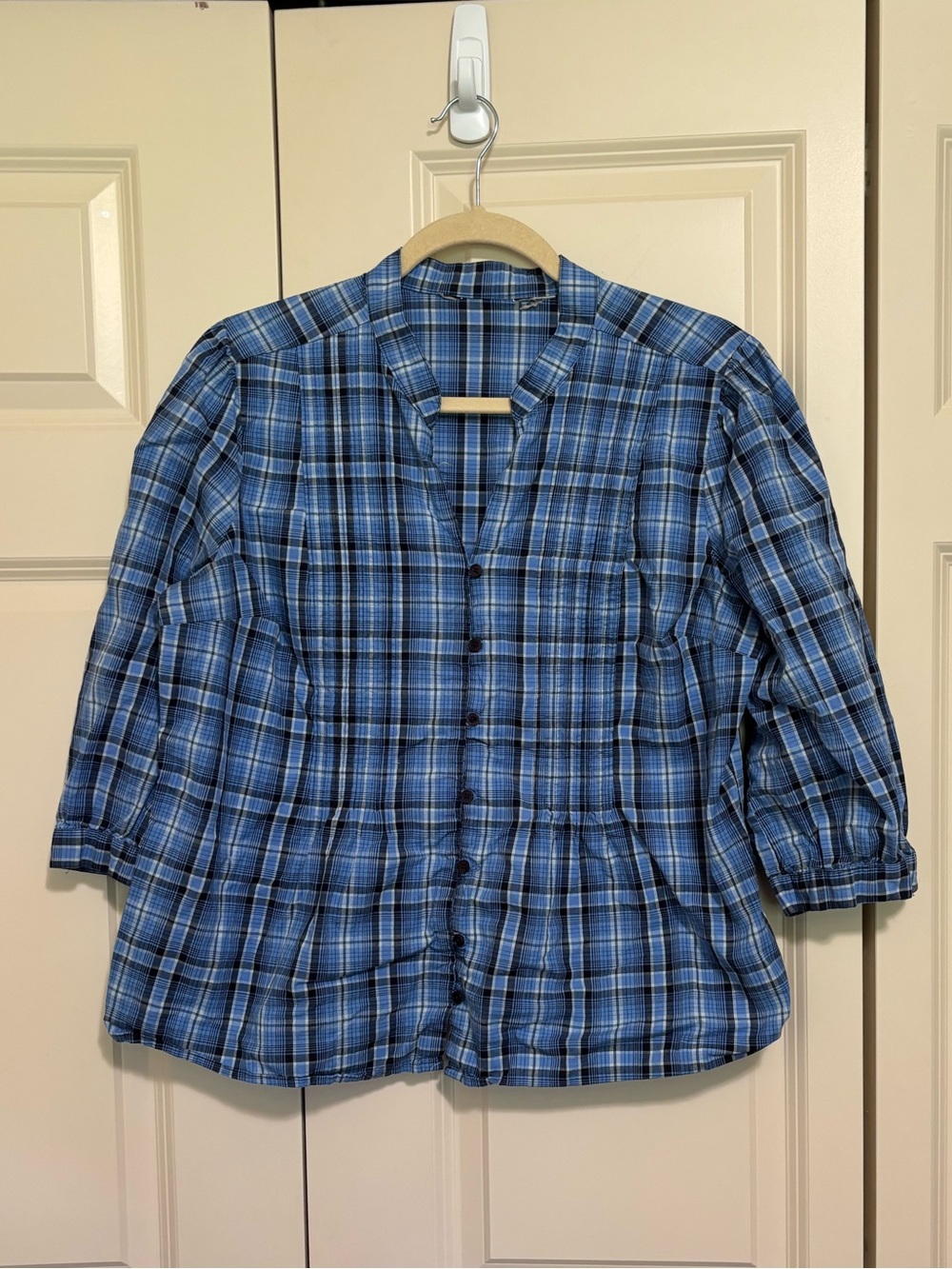 Women's Blue Plaid Button-Up Blouse